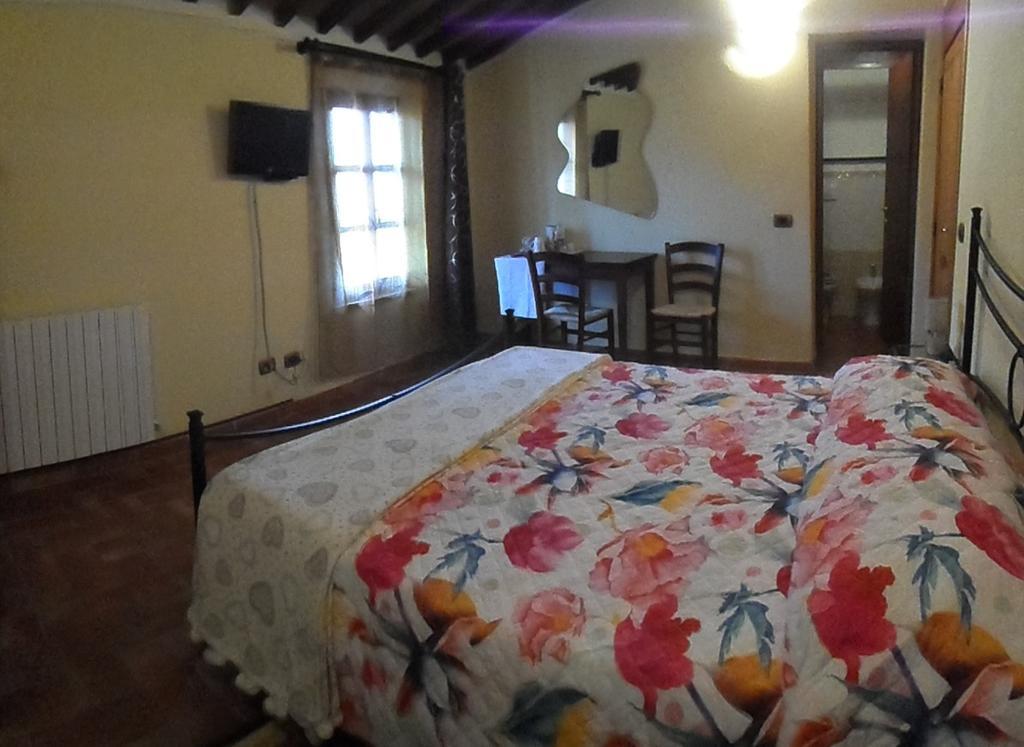 Il Pozzo Di Sant'Andrea Bed & Breakfast Siena Luaran gambar